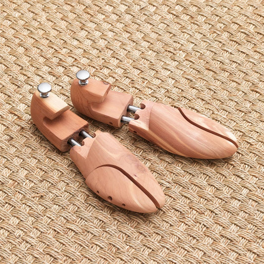 Pourquoi vos souliers méritent-ils des embauchoirs pour prolonger leur durée de vie ?